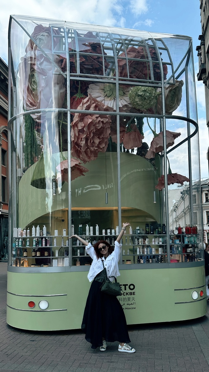 Люблю лето именно за долгие прогулки. Конечно долго гулять можно в любое время года, но летом все равно это выходит как-то особенно весело и беззаботно, почти как в детстве. 