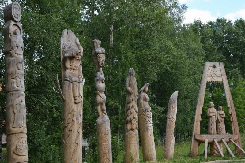 Языческие культовые столбы