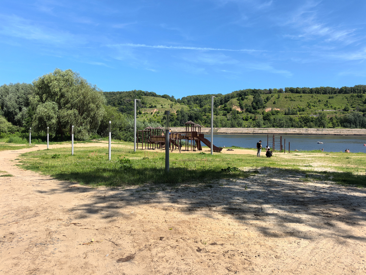 Так выглядит пляж в Затоне 25 лет Октября в Нижнем Новгороде в 2025 году. Фото автора канала