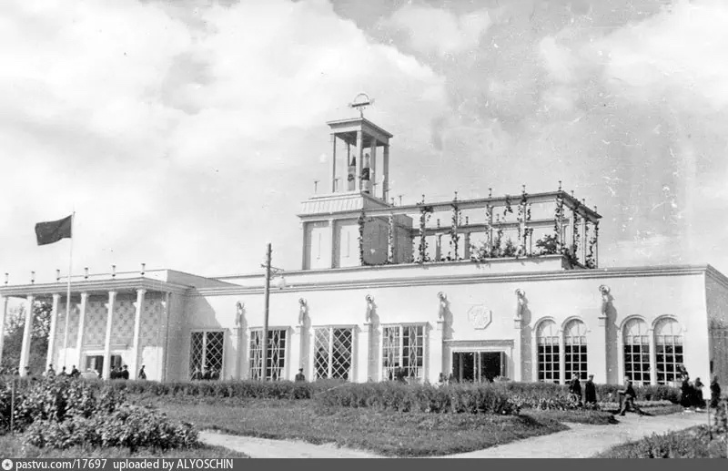 Павильон "Главликёрводка", 1939. С сайта www.pastvu.com.