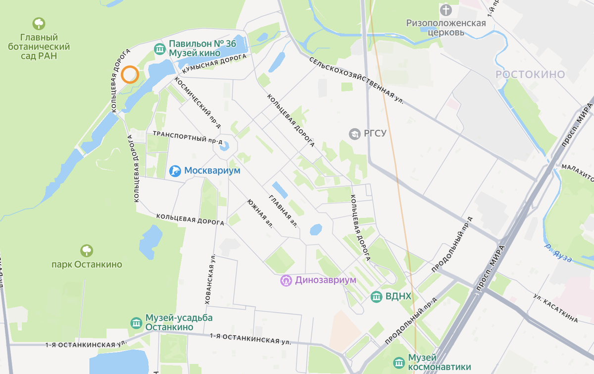 Место расположения бывшего павильона "Главликёрводка" на современной карте ВДНХ выделено оранжевым кружочком. Яндекс.Карты.