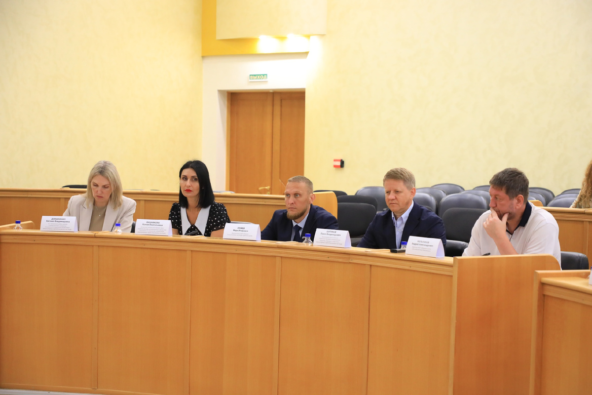 Делегация сотрудников городской власти Комсомольска-на-Амуре в Тюмени