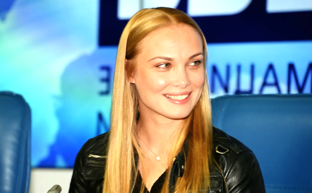 на фото Татьяна Арнтгольц 