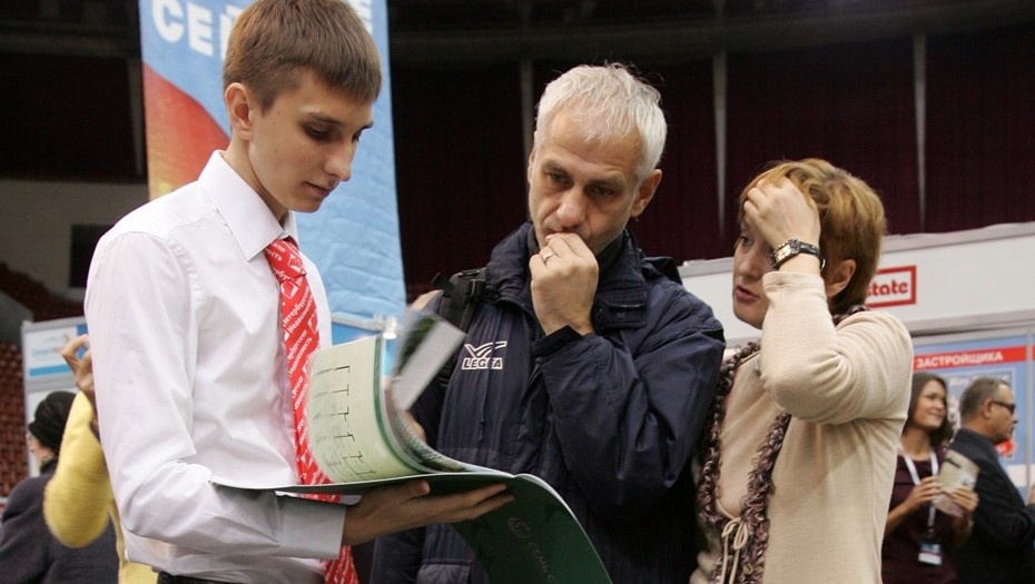    Менеджер по продажам работает с клиентами. Автор фото: Trend/Евгений Асмолов