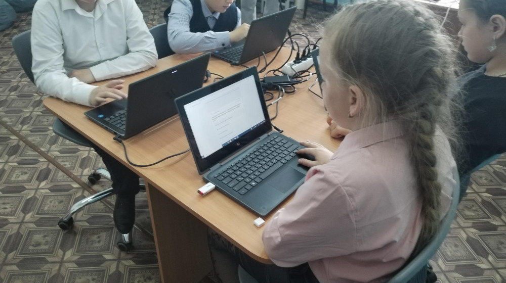    Школьники и онлайн-тесты: опасная игра с данными