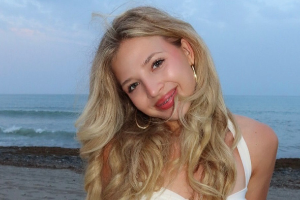     Соцсети Ани Покров