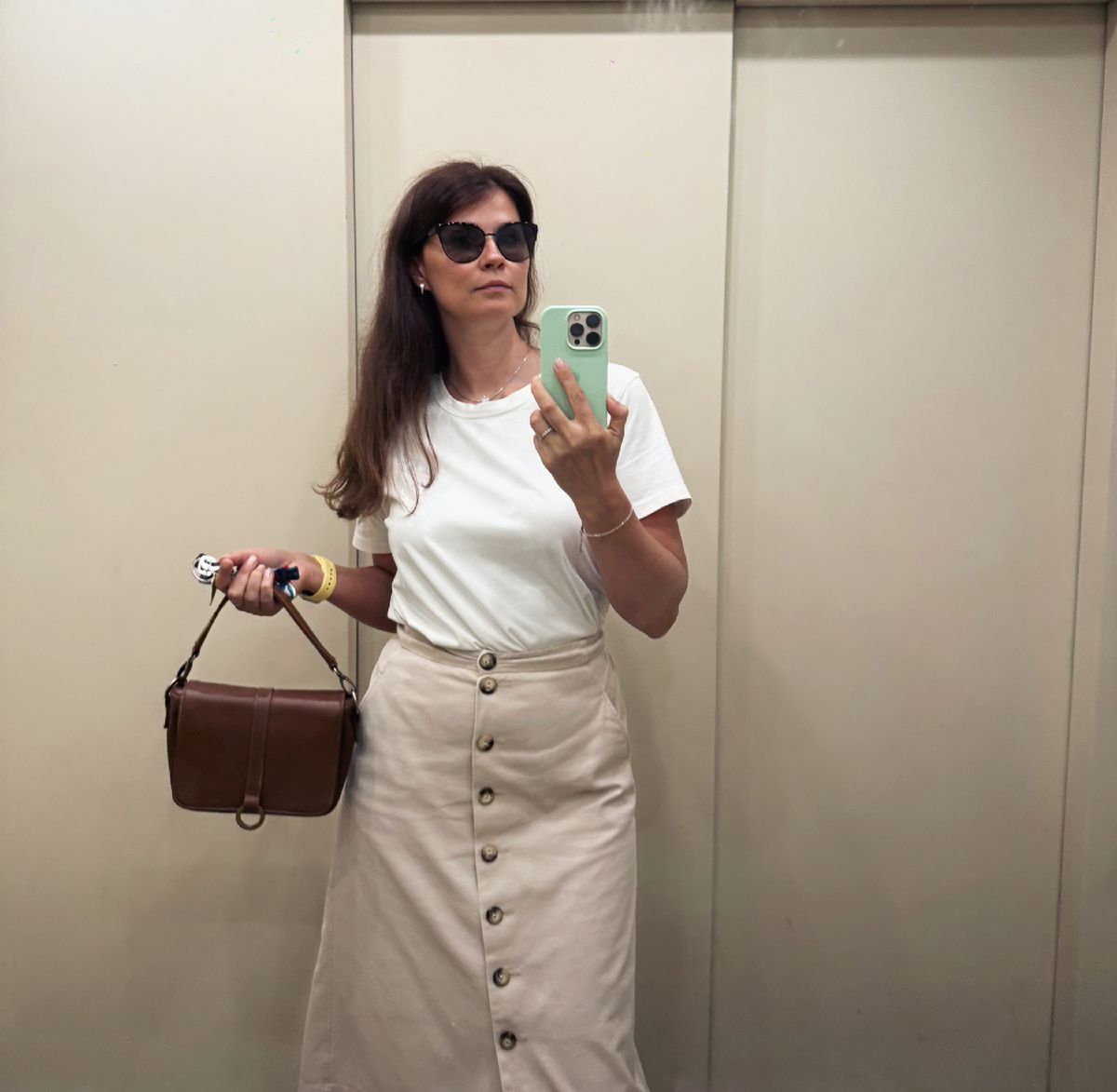 Сумке 10 лет, юбке 5 лет, очкам 5 лет – и что вы мне сделаете?