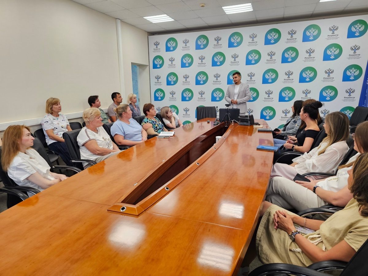    Лекторы общества «Знание» рассказали нижегородцам о волонтерской деятельности на Донбассе