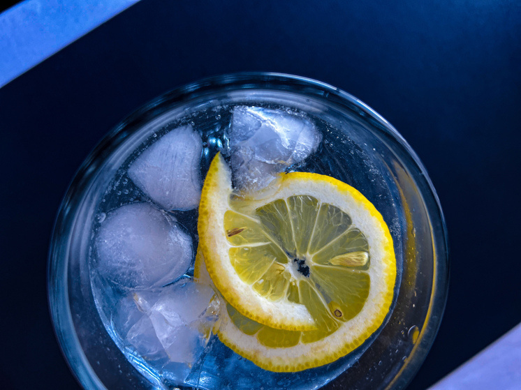     В жару нужно пить больше воды. Фото: МК в Великом Новгороде