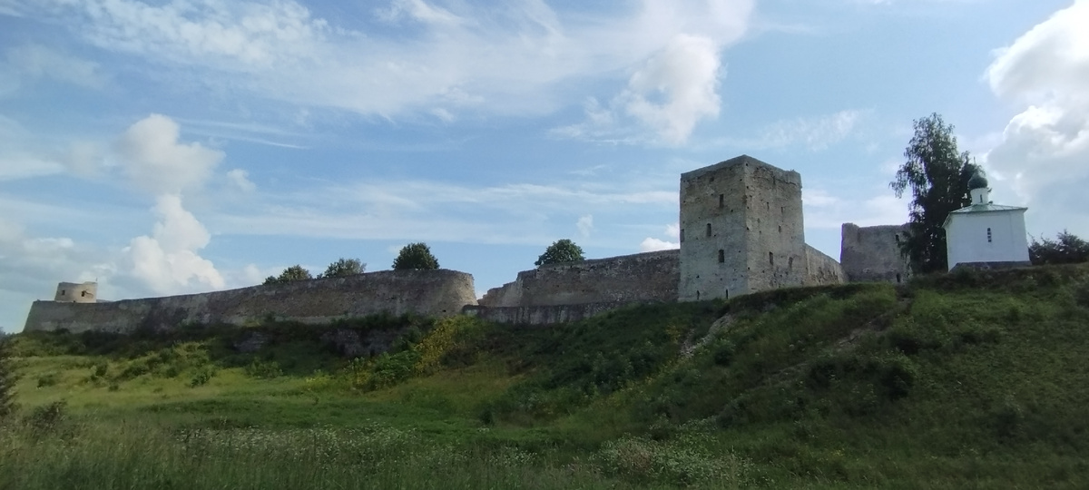 Фото к статье авторское. Изборск. Путешествия по России. 