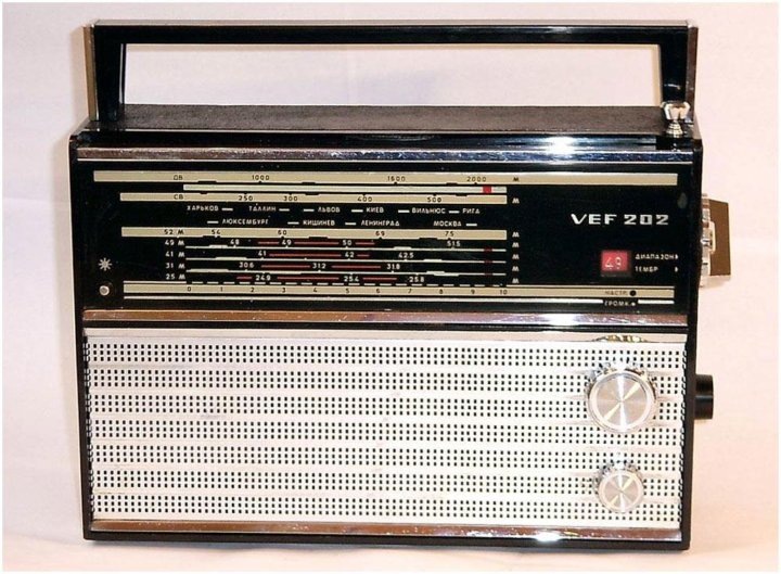 Популярный радиоприемник VEF-202