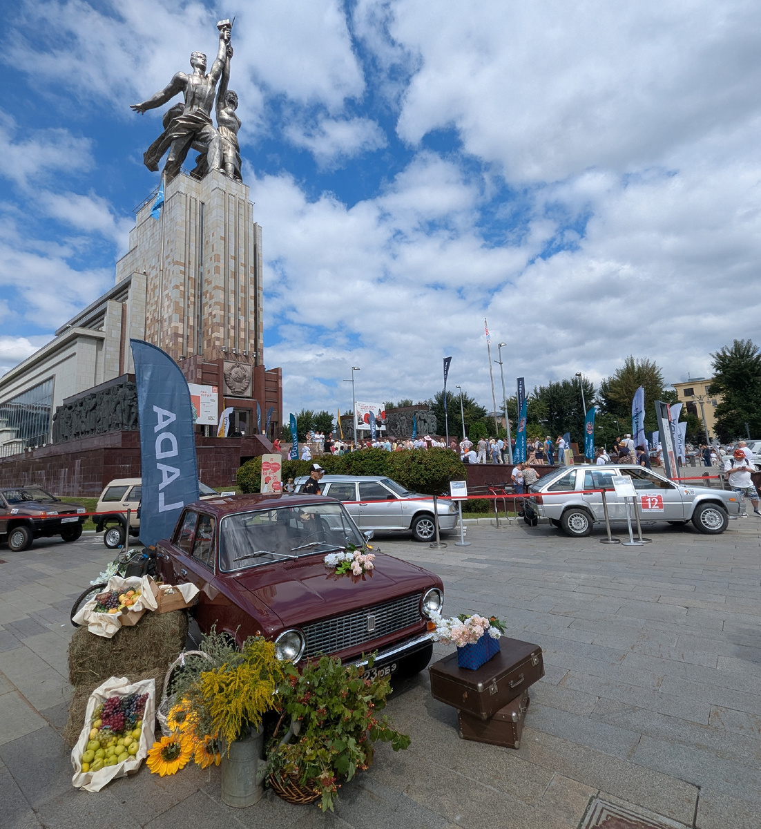 генеральным партнером ретроралли выступила LADA