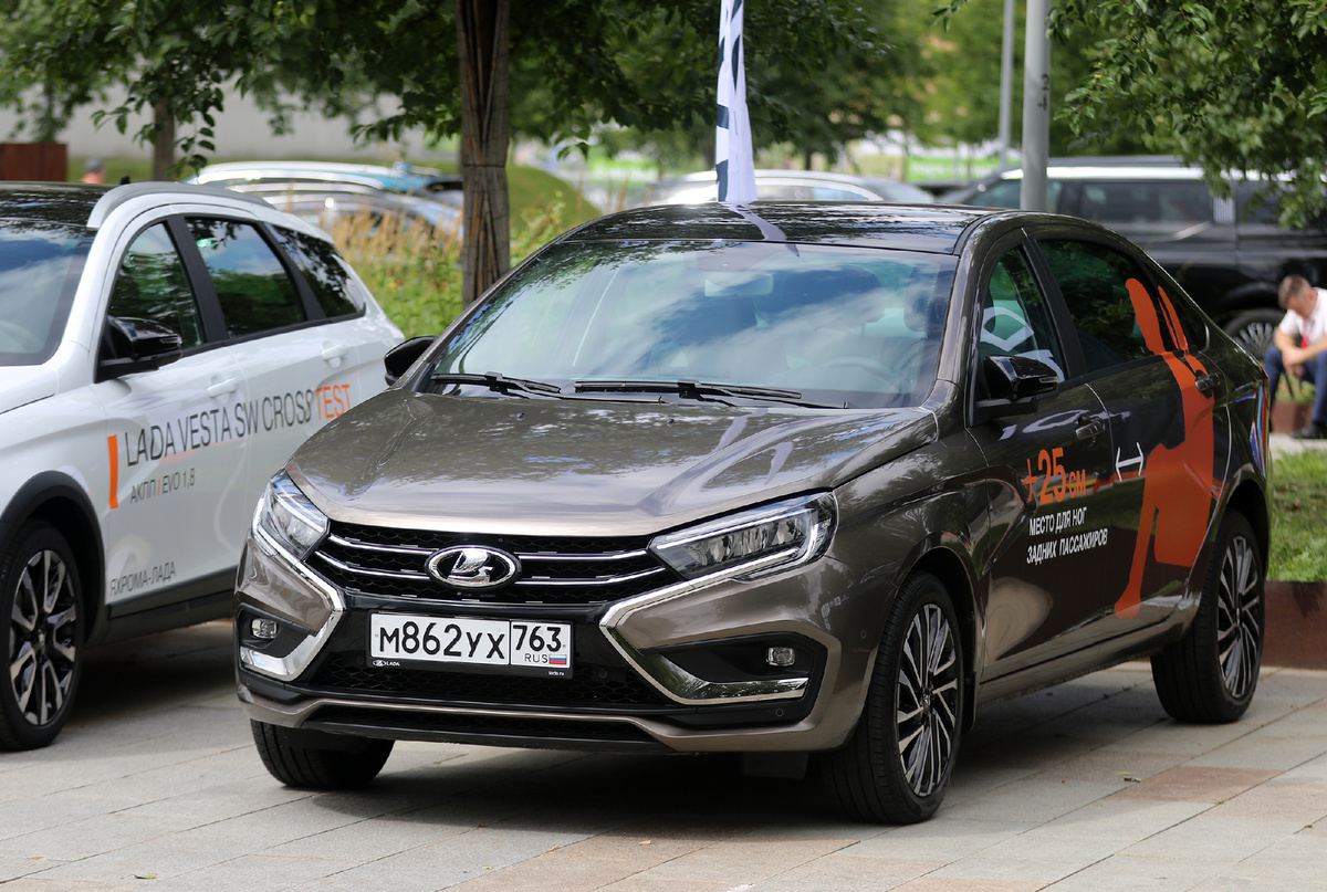 Lada Aura не в черном цвете 