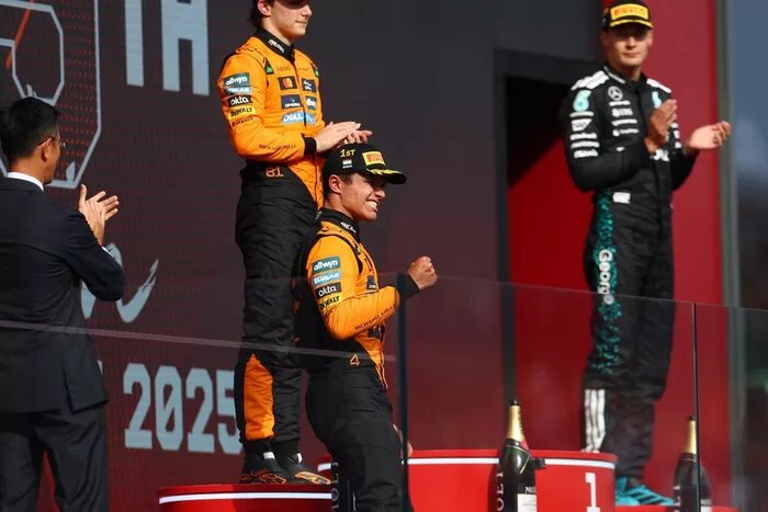 Ландо Норрис, McLaren, Оскар Пиастри, McLaren, Джордж Расселл, Mercedes