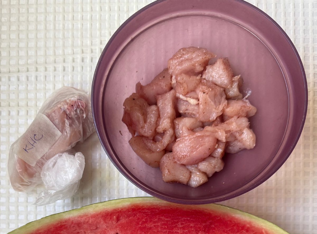 КНС - кость на суп, всегда так подписываю, когда убираю в морозилку