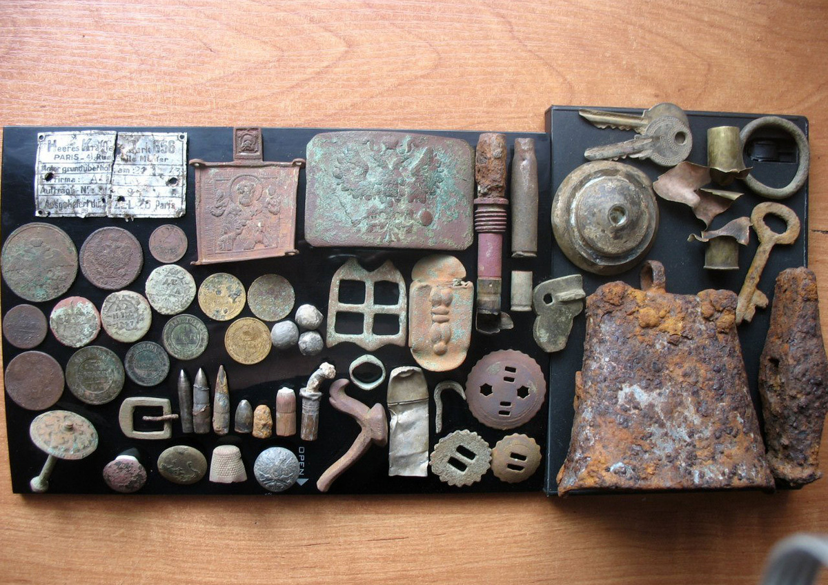 Небольшая подборка артефактов на различные периоды истории.