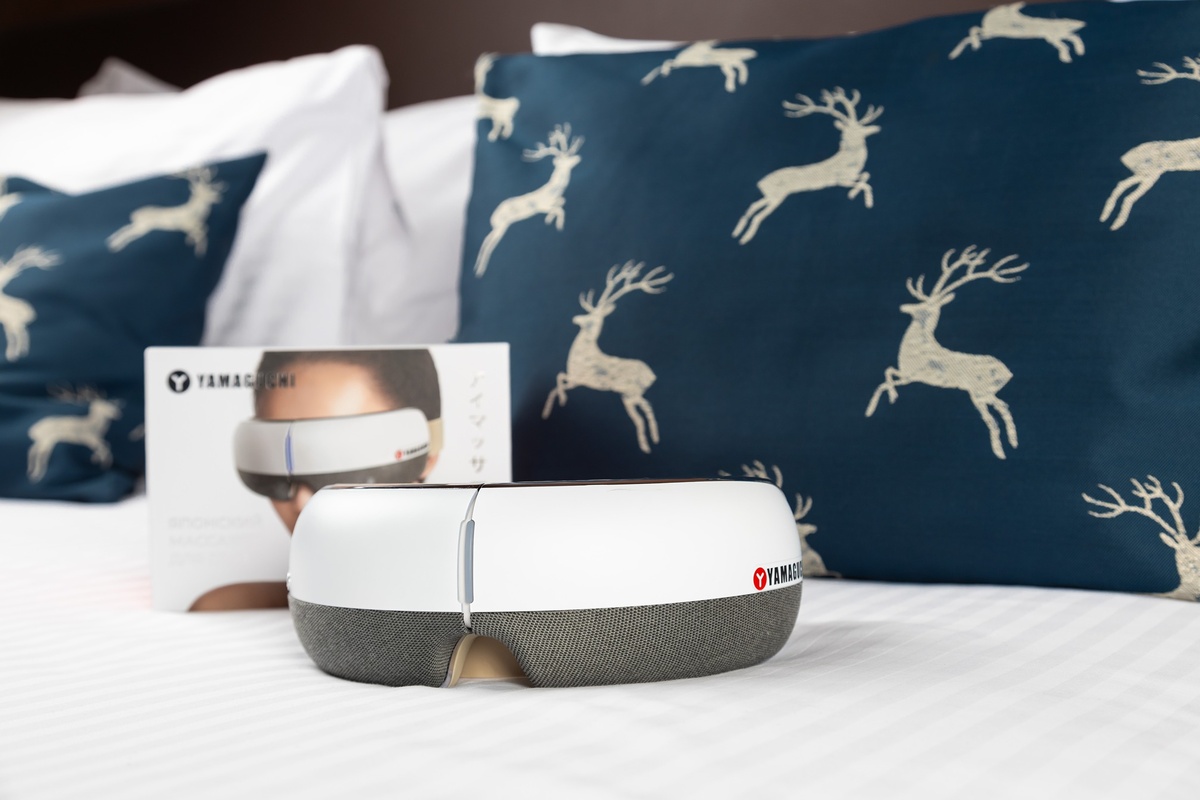 3Д маска для сна. Фото с сайта отеля  Rosa Springs. https://rosasprings.ru/nomera/standart-sleep-well/