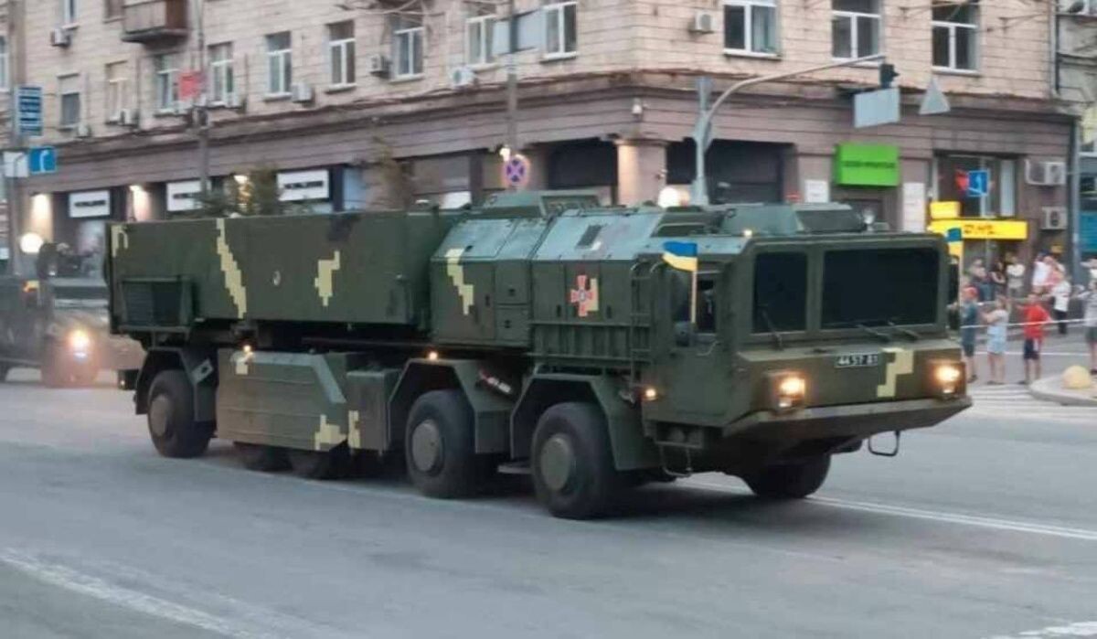     ОТРК «Сапсан» на параде в Киеве. Источник: kp.ru Автор фото: Пресс-служба ФСБ России