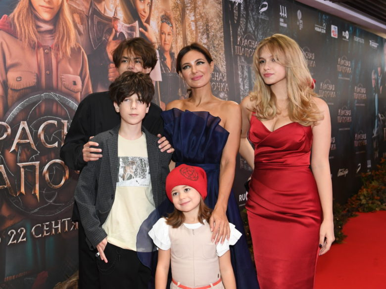 Екатерина Климова с детьми