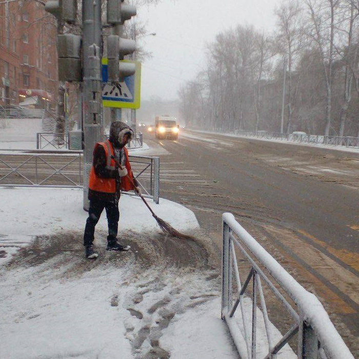 Судебная коллегия по гражданским делам Иркутского областного суда рассмотрела апелляцию по иску жительницы областного центра к городской администрации. Женщина требовала возместить расходы на лечение и выплатить компенсацию морального вреда.