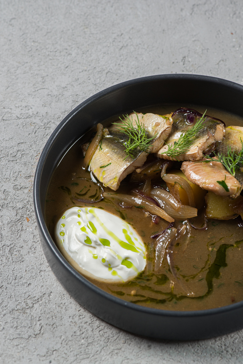 Ряпушка с запеченным картофелем в «Аляске»