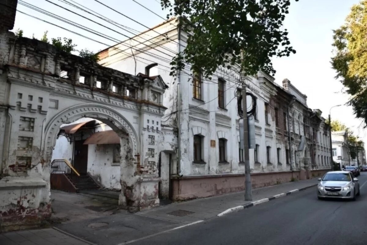    В Ярославле продают здание бывшей богадельни