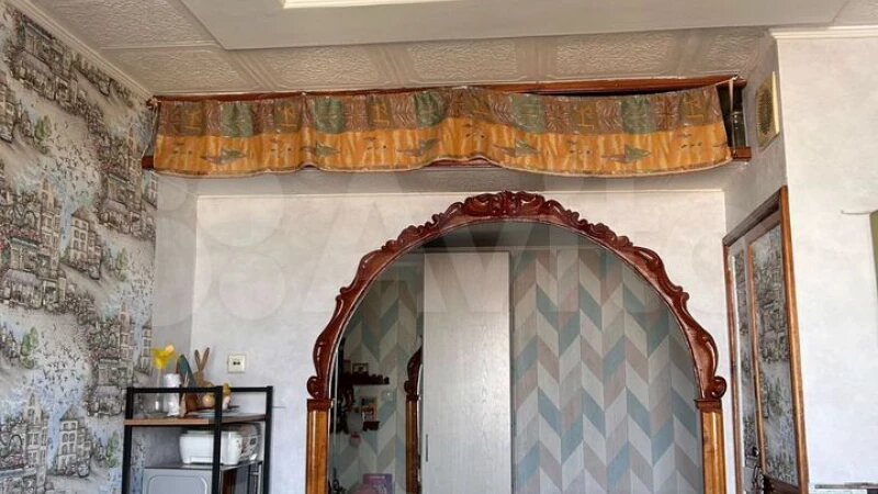     Квартира с зеркалом на потолке. https://www.avito.ru/barnaul/kvartiry/3-k._kvartira_727_m_910_et._7328076362?context=H4sIAAAAAAAA_wE_AMD_YToyOntzOjEzOiJsb2NhbFByaW9yaXR5IjtiOjA7czoxOiJ4IjtzOjE2OiI3S0FXSW0zTGhBdWU1clpWIjt9rfldEz8AAAA