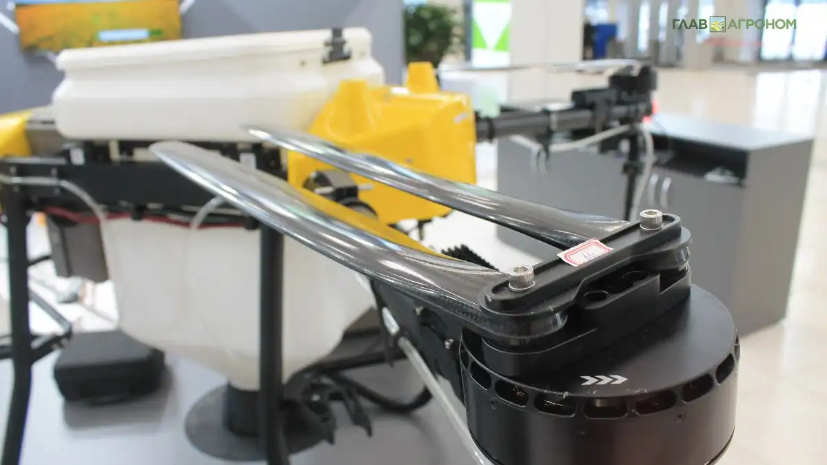Фото:© Владимир Исаенко / Glavagronom.ruВ Канаде растет площадь обработки посевов агродронами, но за это можно угодить под суд