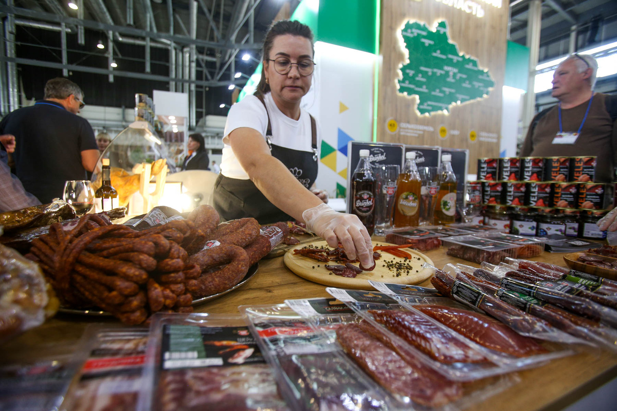 Колбаса в Свердловской области выросла в цене.  Фото: ФедералПресс / Ольга Юшкова