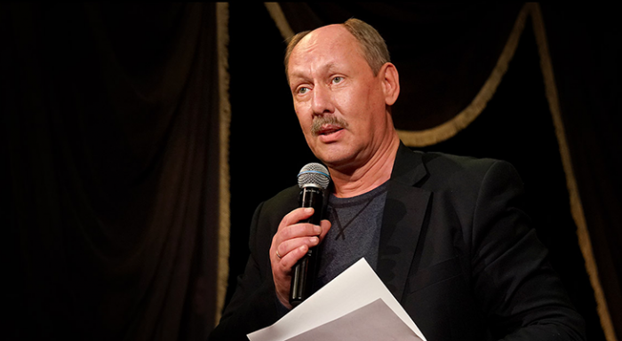 Сергей Юрьевич Плотов — советский, российский актёр, театральный режиссёр, сценарист, поэт, драматург.