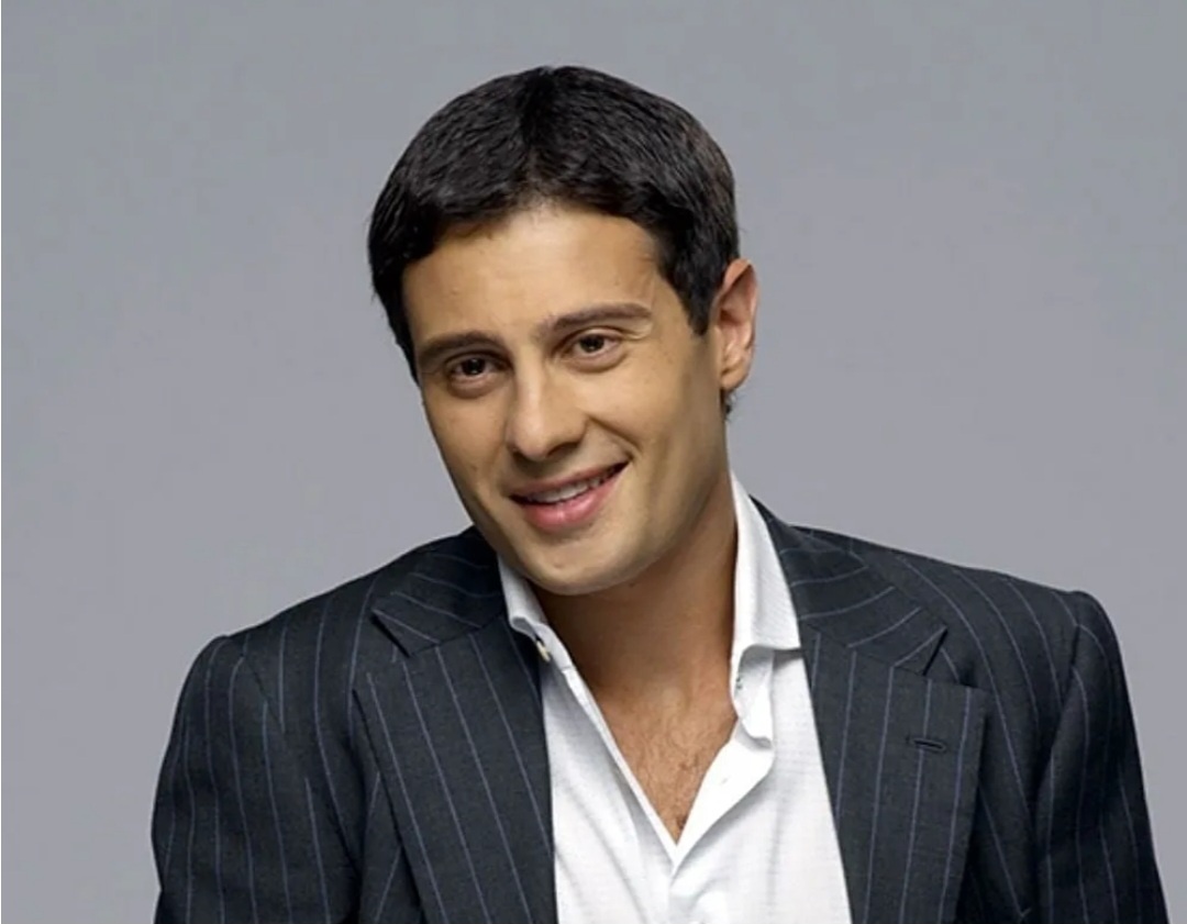 Большая и творческая у него вся семья то оказалась