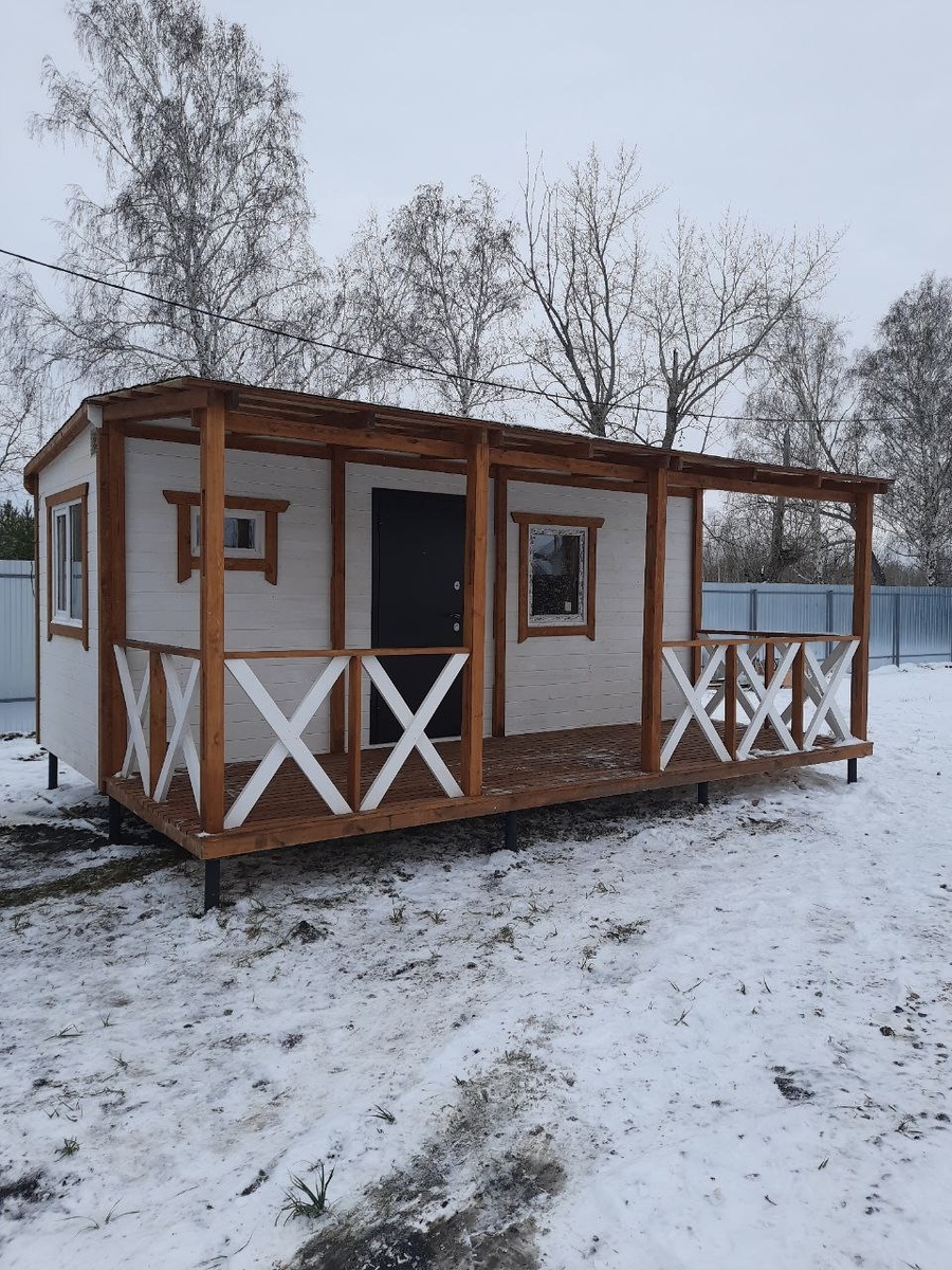 Домик сразу после установки, ноябрь 2023