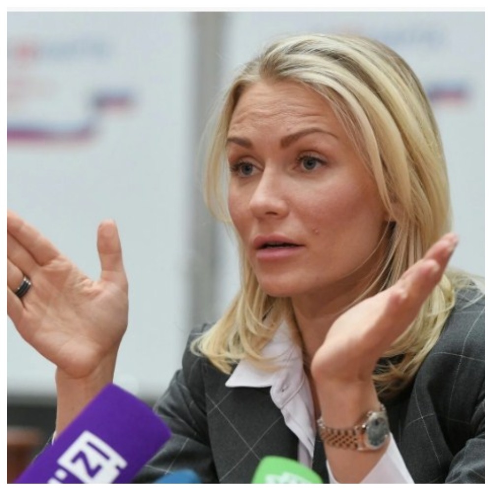 Гордон опровергла слухи о том, что Роман якобы предложил жене миллиард рублей отступных