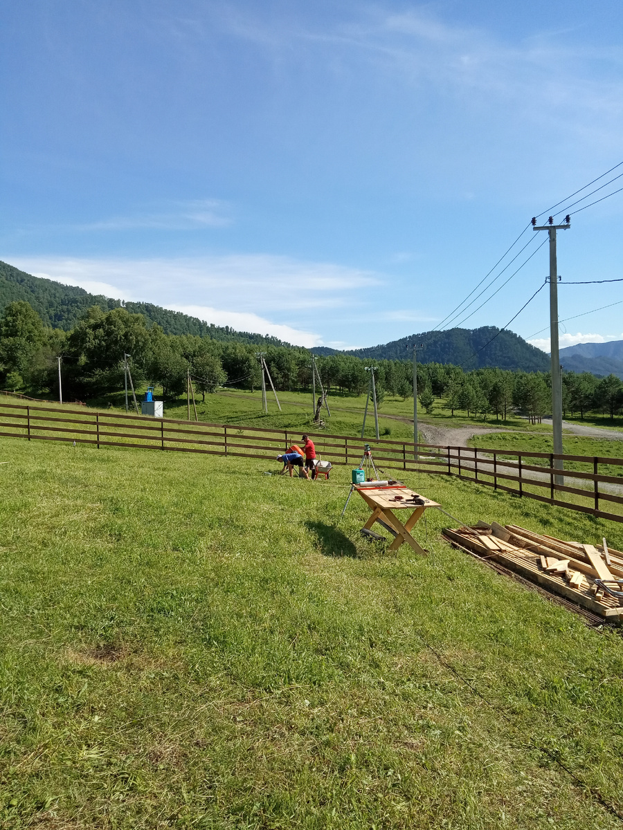 Фото автора. Первая свая.