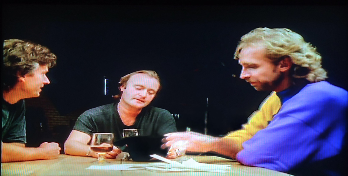 Genesis "We Can't Dance" 1993: Совет у Фили: Так танцуем или нет?