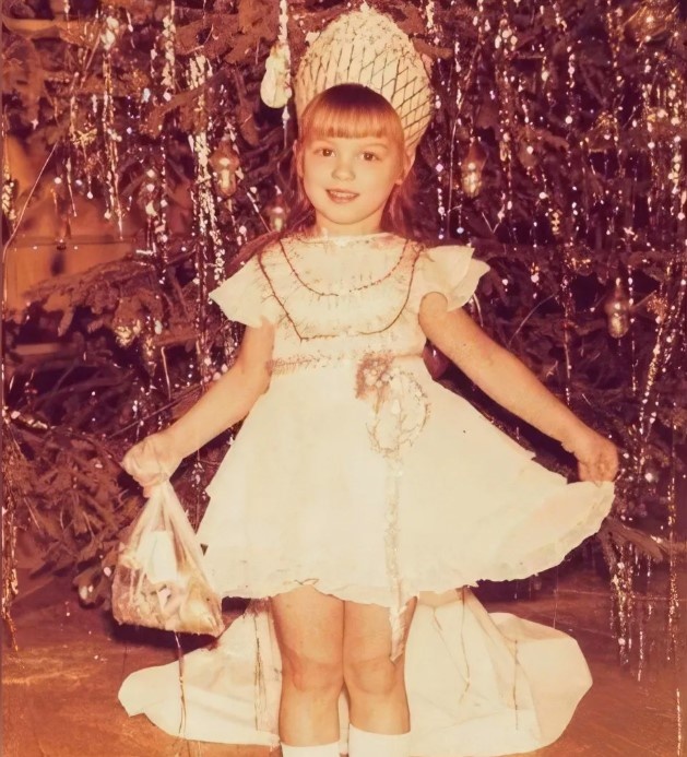 Ирина Муромцева провела детство в Брянске.