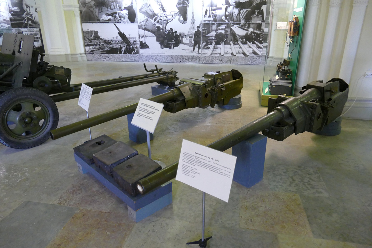 Примерно так оно и есть, поскольку ЗИС-5, в конечном итоге, стала разновидностью Ф-34.
