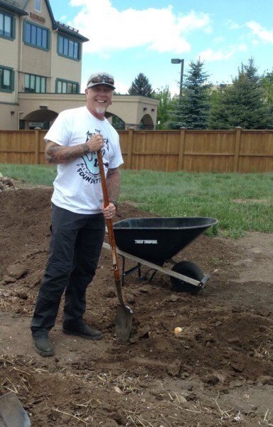 Джеймс Хэтфилд любит заниматься пчеловодством