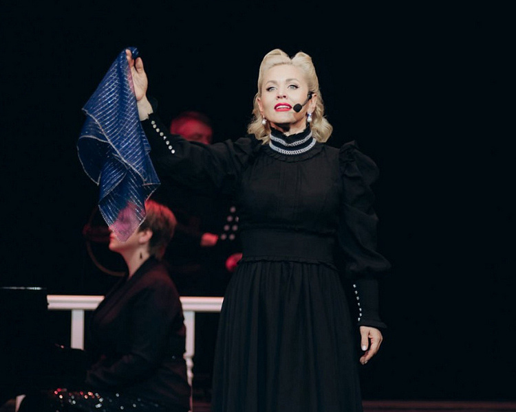     В Курской филармонии представят новый проект «Клавдия Шульженко. Синий платочек»