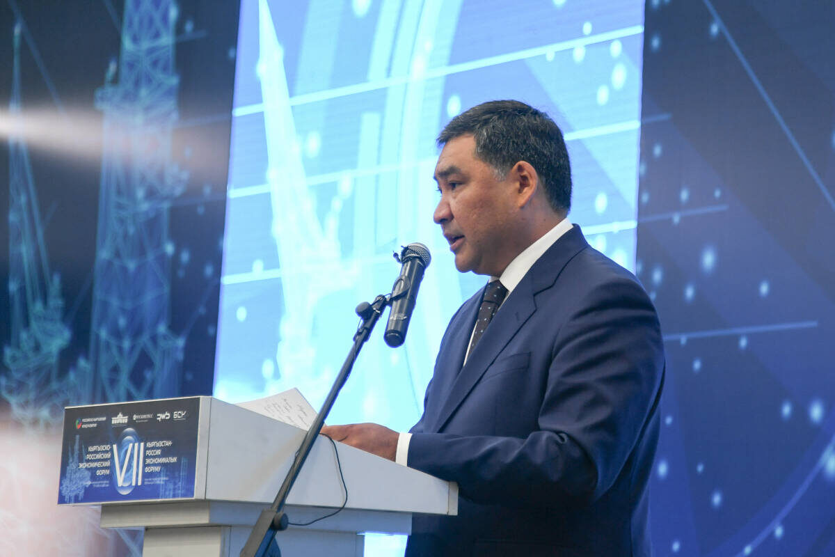 Садыр Жапаров отметил, что он проходит на фоне значимой даты – в этом году исполняется 25 лет со дня подписания Декларации о вечной дружбе, союзничестве и партнерстве между Кыргызстаном и РоссиейФото: rais.tatarstan.ru