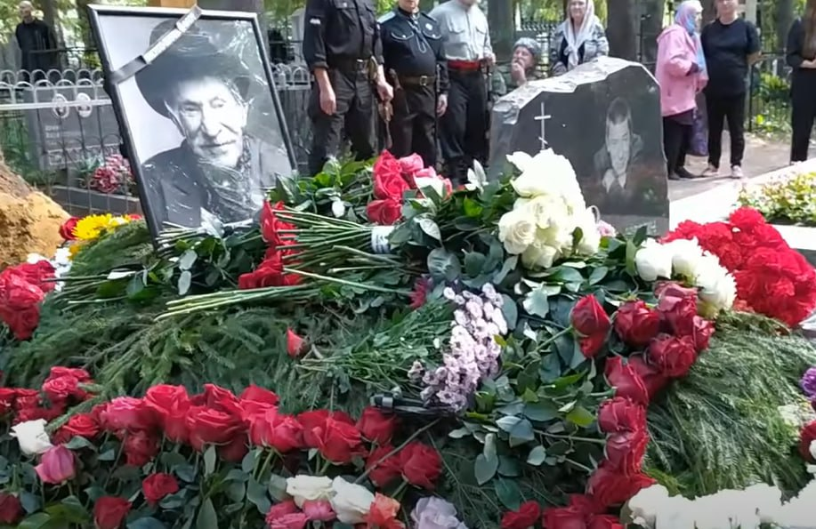 Фото: Prt Scr youtube.com / Chester Field