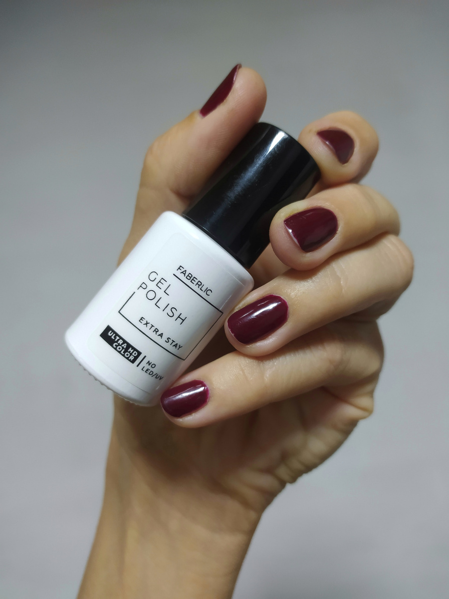 Здесь маникюру одна неделя 