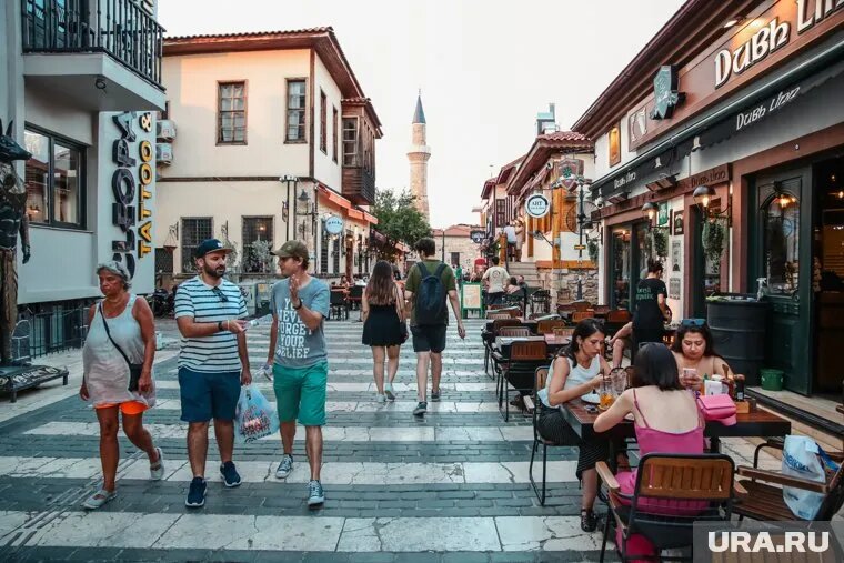 Чтобы сэкономить туристы стали чаще снимать квартиры вместо гостиниц в Турции. Фото: Роман Наумов © URA.RU