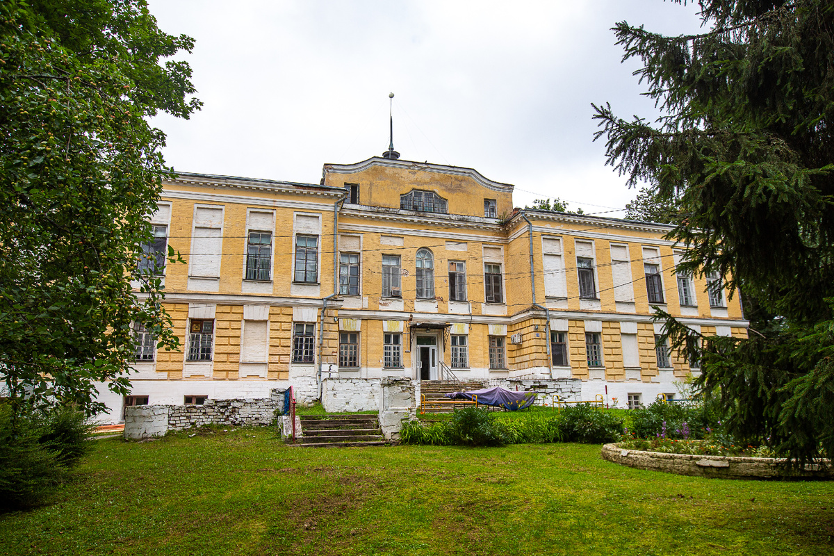 Закрытая усадьба Никольское-Гагарино. Главный дом. Село Никольское, Рузский муниципальный округ, Московская область. Фото автора статьи 