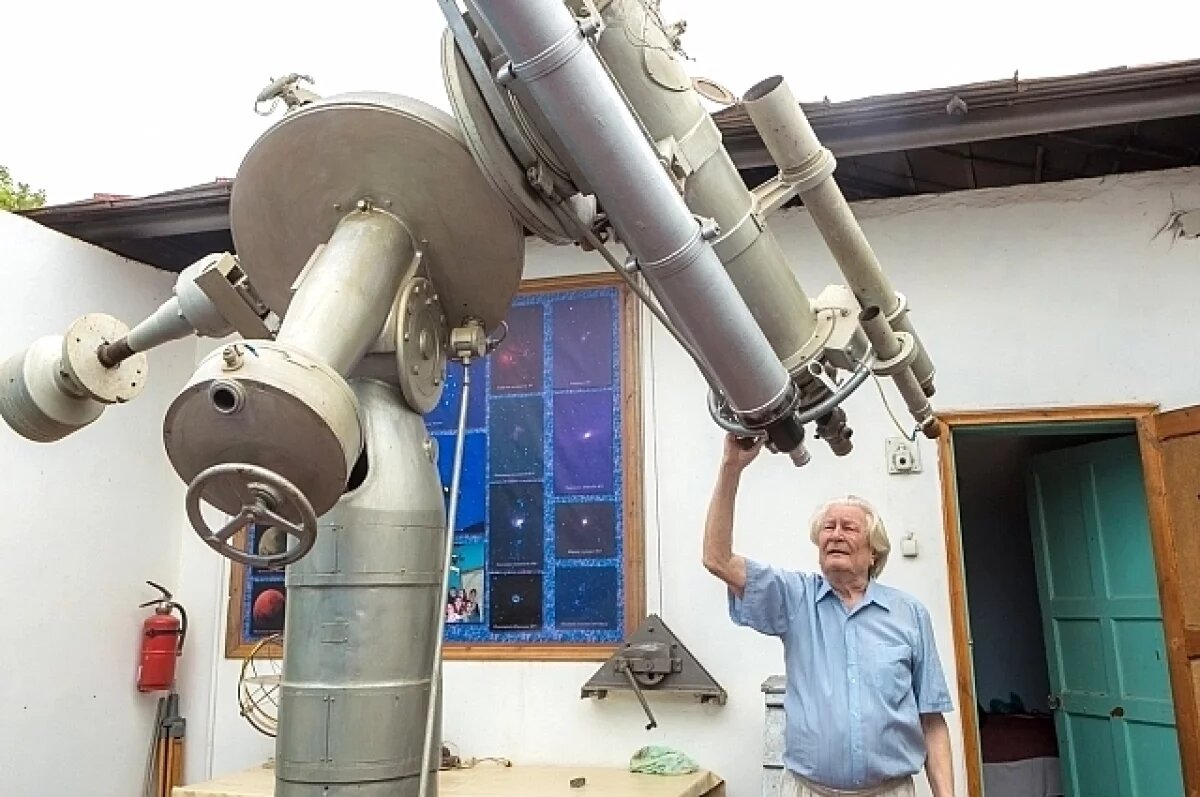    Сто вспышек в небе в час.