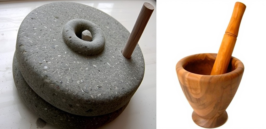 Каменный жернов и деревянная ступка