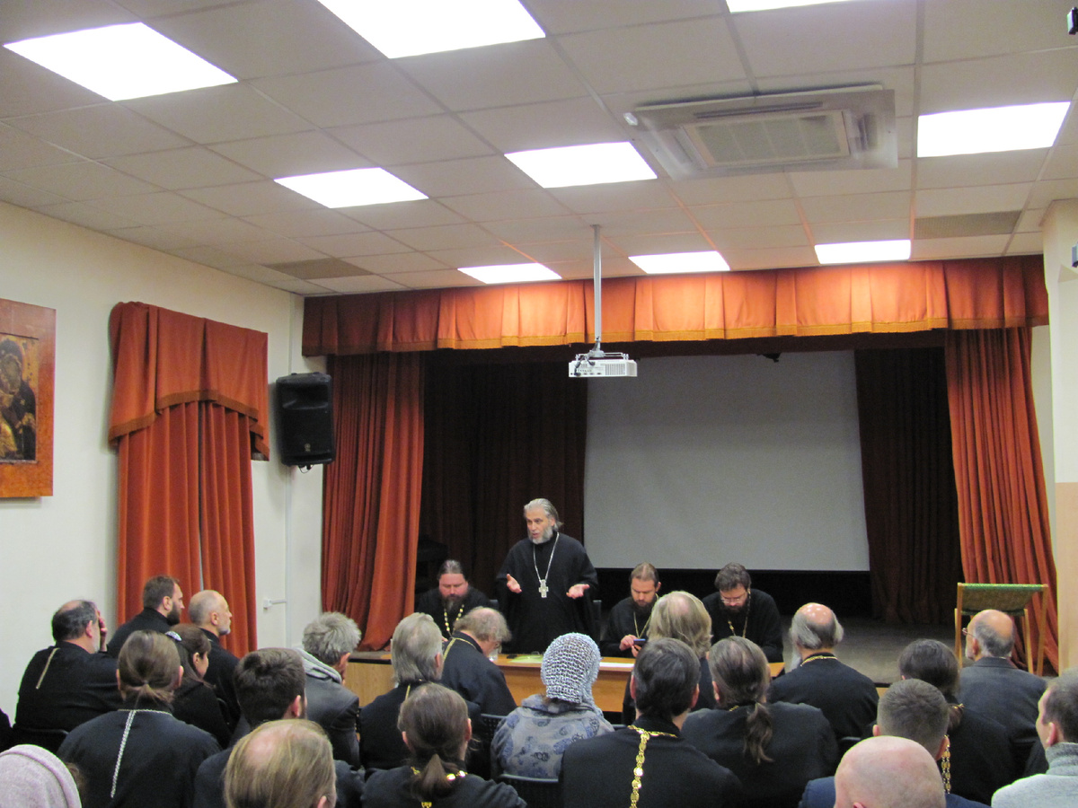 Председатель ЕОРЕСТа протоиерей Владимир Шафоростов открыл работу конференции