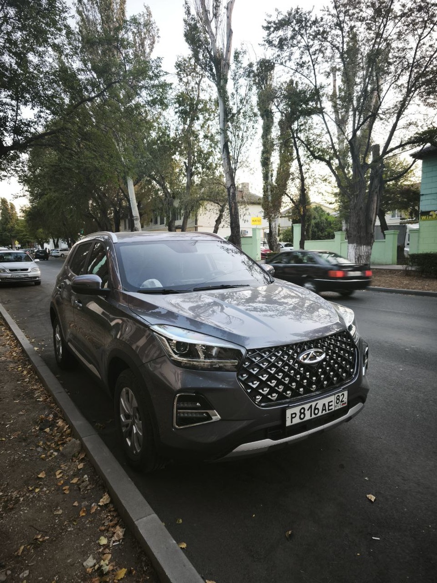 Chery Tiggo 4 Pro на улице в Феодосии.