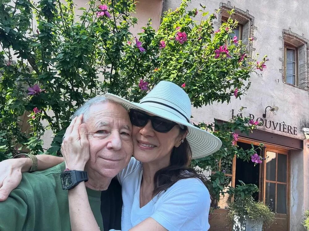 Мишель Йео с мужем📷
