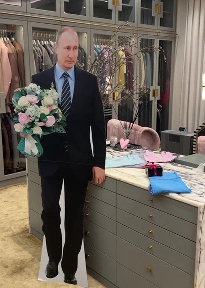 Мама поздравила Ксению интересным подарком 